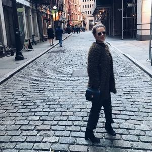 Meet your Posher, Cait